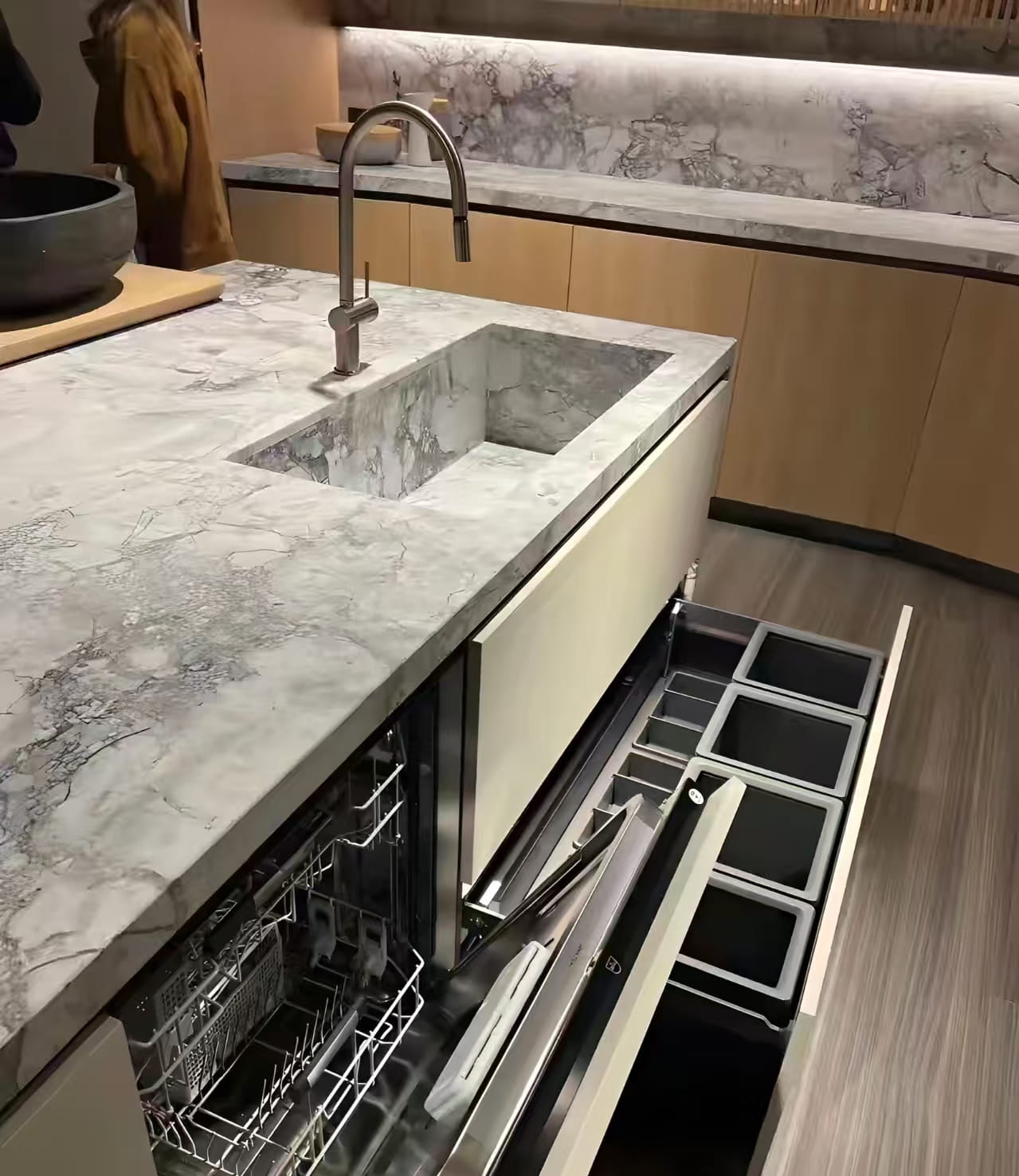 ¿La isla de tu cocina es solo una mesa desordenada?