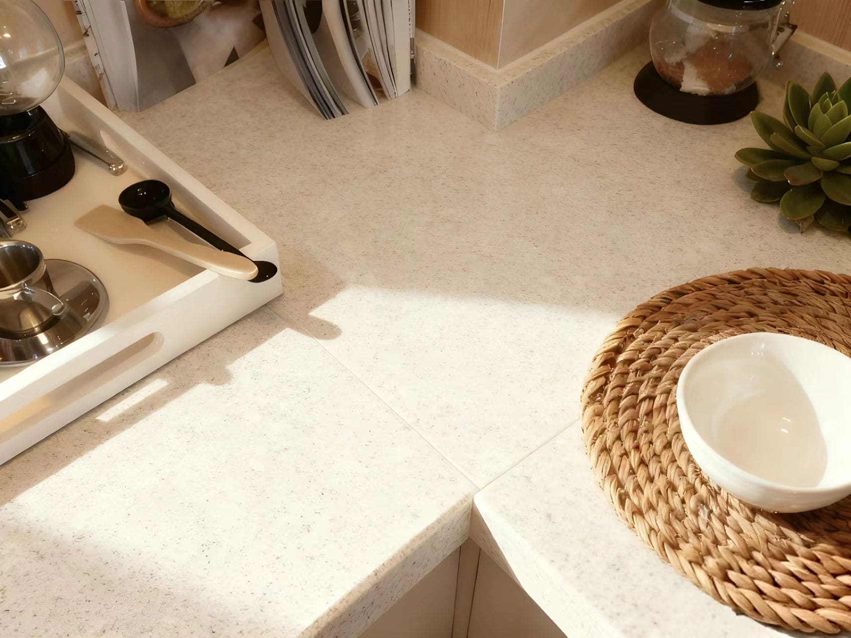 ¿Cómo disimular las juntas en una encimera de cuarzo?